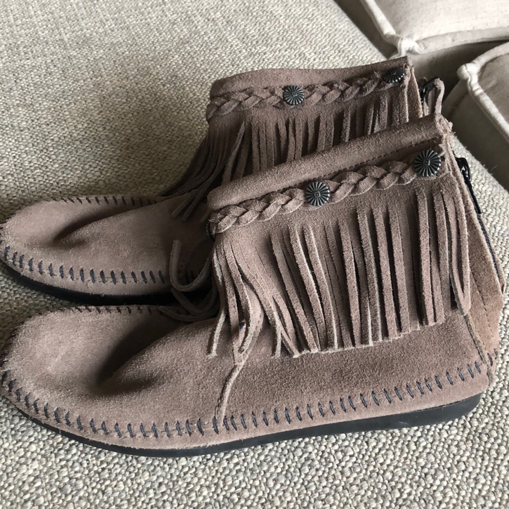 Minnetonka fringe booties!!!